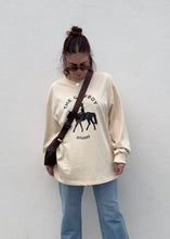 Load image into Gallery viewer, The Boyfriend Tee L/S - Ecru
