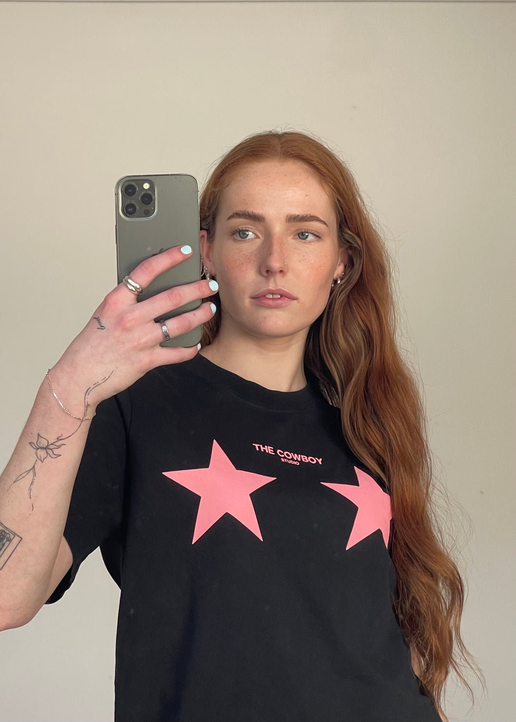 The Girlfriend Tee - Coal/Pink